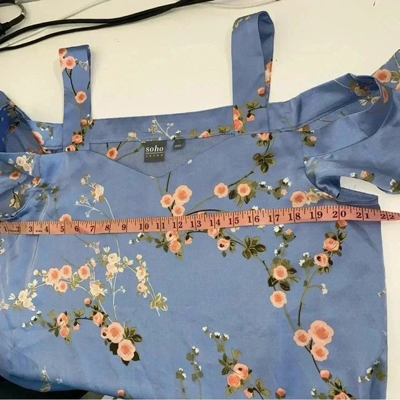 Women’s Size Large Too Cold Shoulder Floral Work Top Office Light Blue Soft - Picture 2 of 8